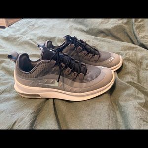 Women’s Nike Air Max Axis Shoes